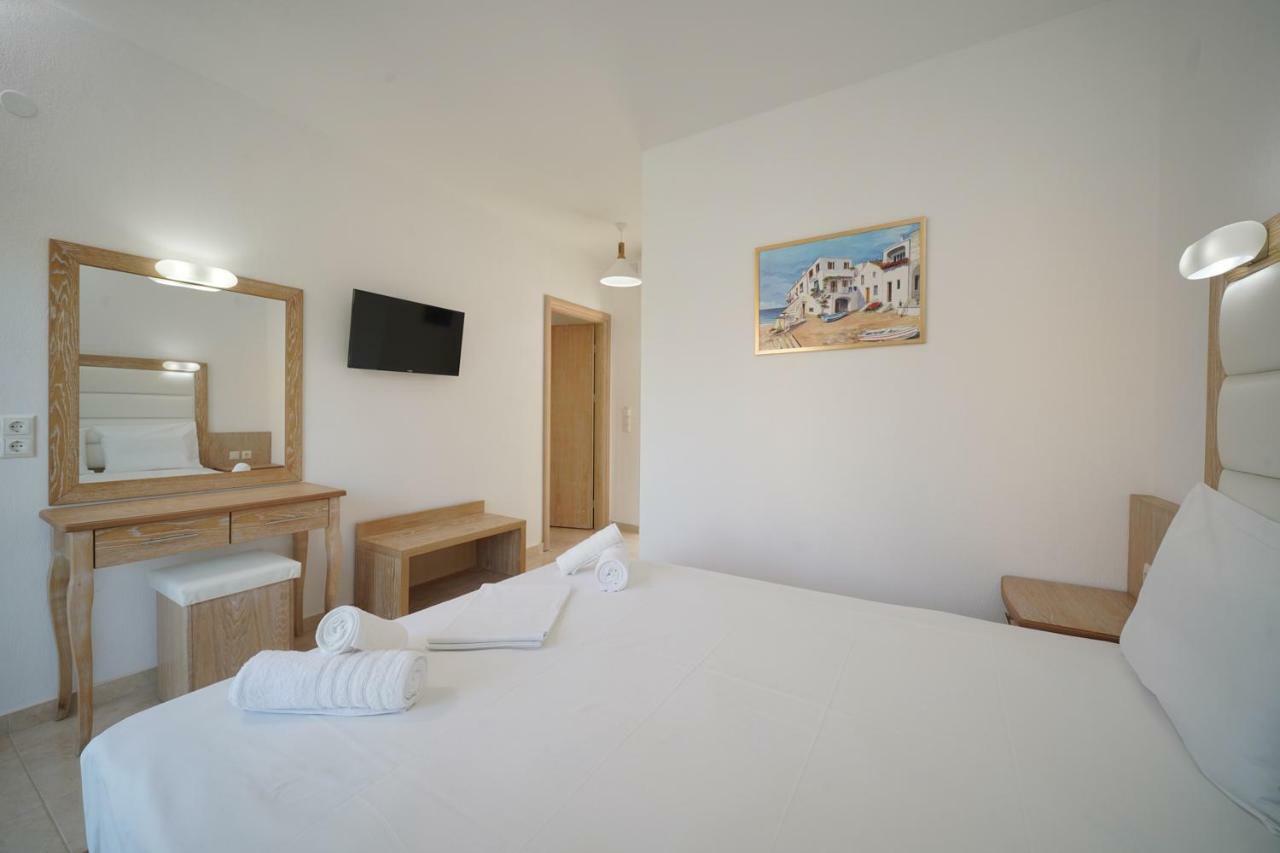 La Santa Hotel Chrysi Ammoudia Bagian luar foto
